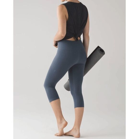 LULULEMON ATHLETICA Flow & Go Crop (19') in Astro Blue Size 4 - Picture 1 of 7